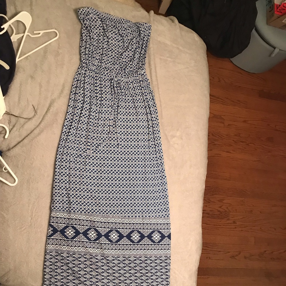 Strapless blue patterned maxi dress